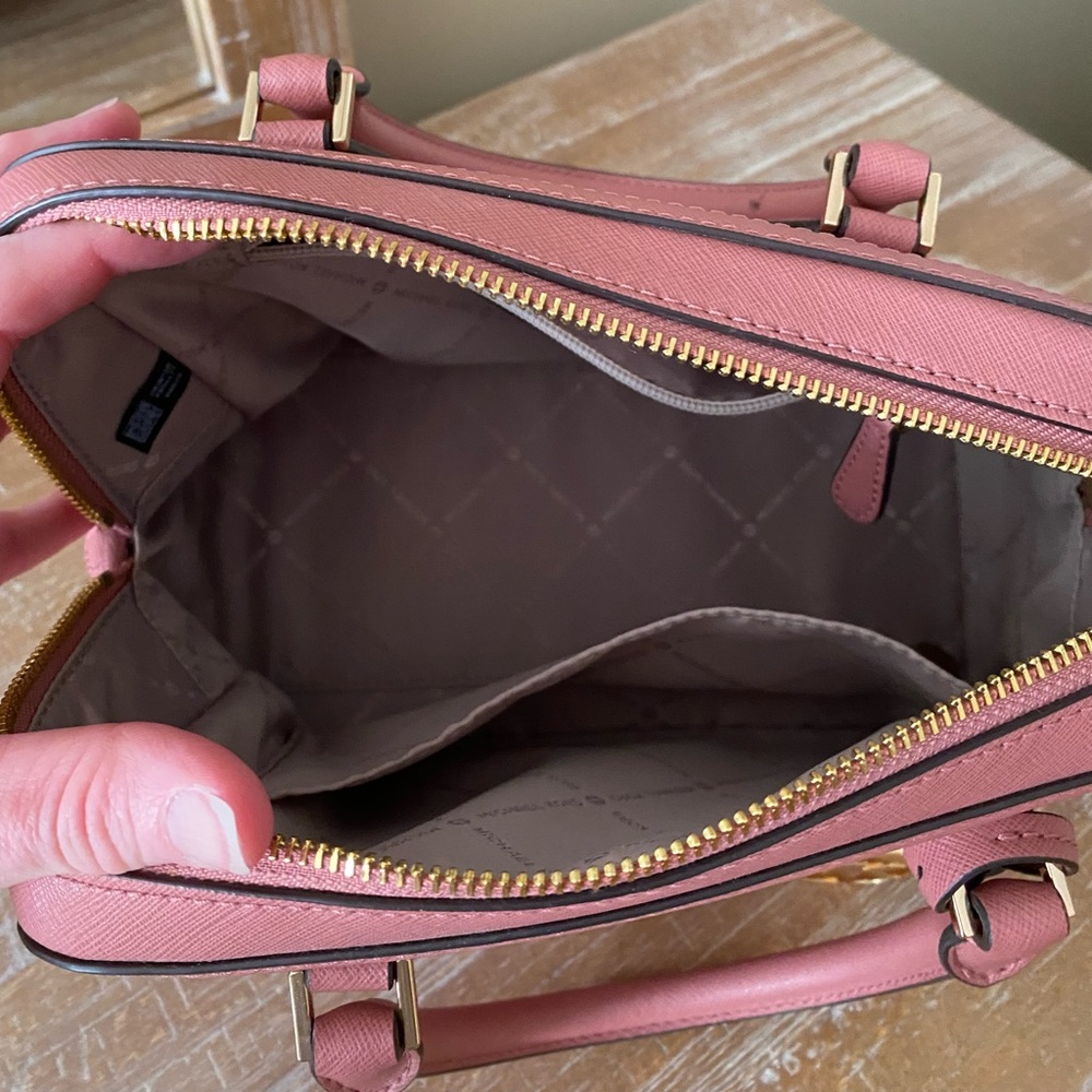 Michael Kors women’s purse - Picture 5 of 7